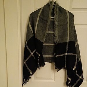 Women's Faux Fur Shawl / Cape